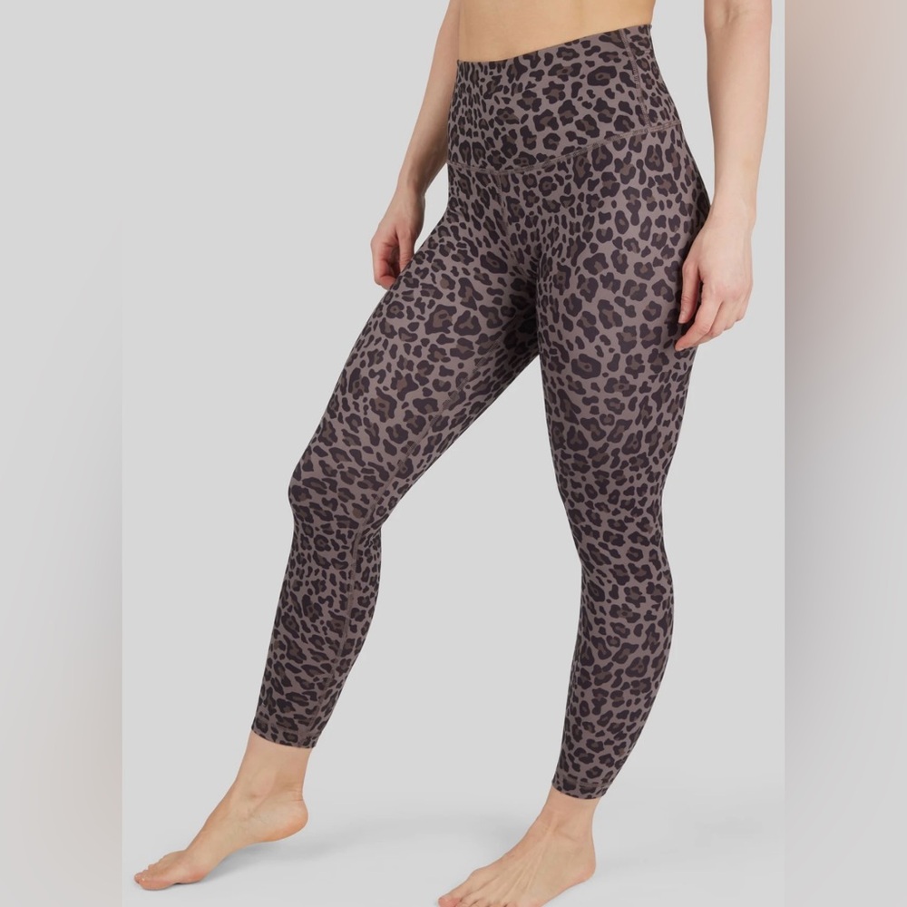 NWT Yogalicious LUX high rise Leopard everyday ankle legging